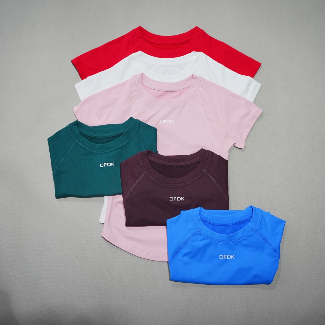 伸縮性のある通気性のある女性用スポーツTシャツ ジム ヨガ  - Summer Yoga Clothing のレビューと価格