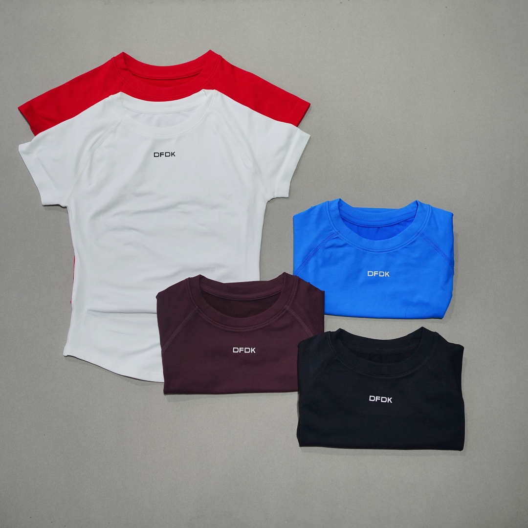 伸縮性のある通気性のある女性用スポーツTシャツ ジム ヨガ  - Summer Yoga Clothing のレビューと価格