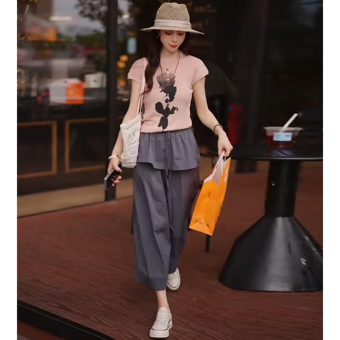 夏のローズプリントニット半袖トップとカジュアルパンツのツーピ - Summer Rose Clothing のレビューと価格